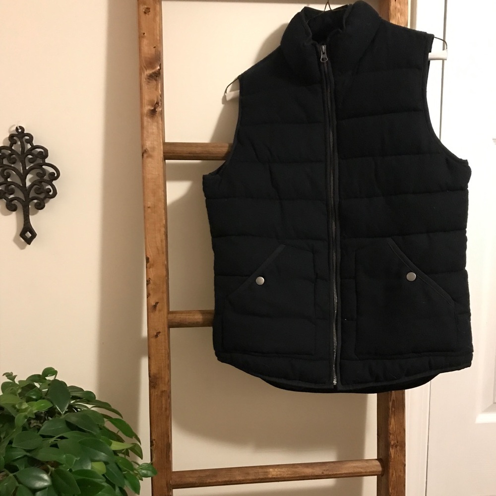 Puffy black full zip women's vest size medium